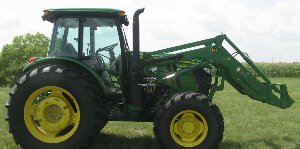 John Deere 6120E MFWD