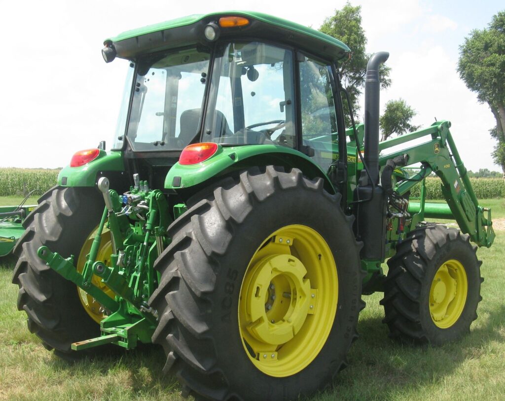 John Deere 6120E MFWD