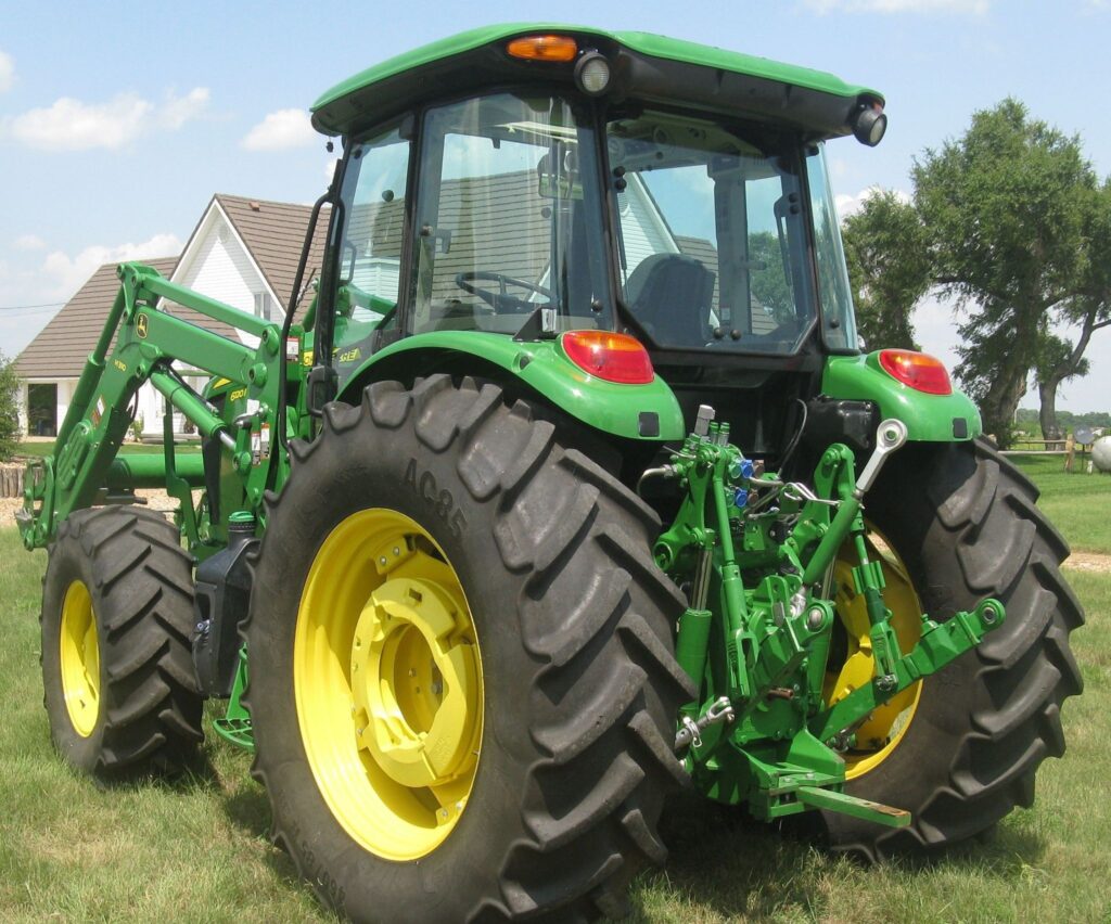 John Deere 6120E MFWD