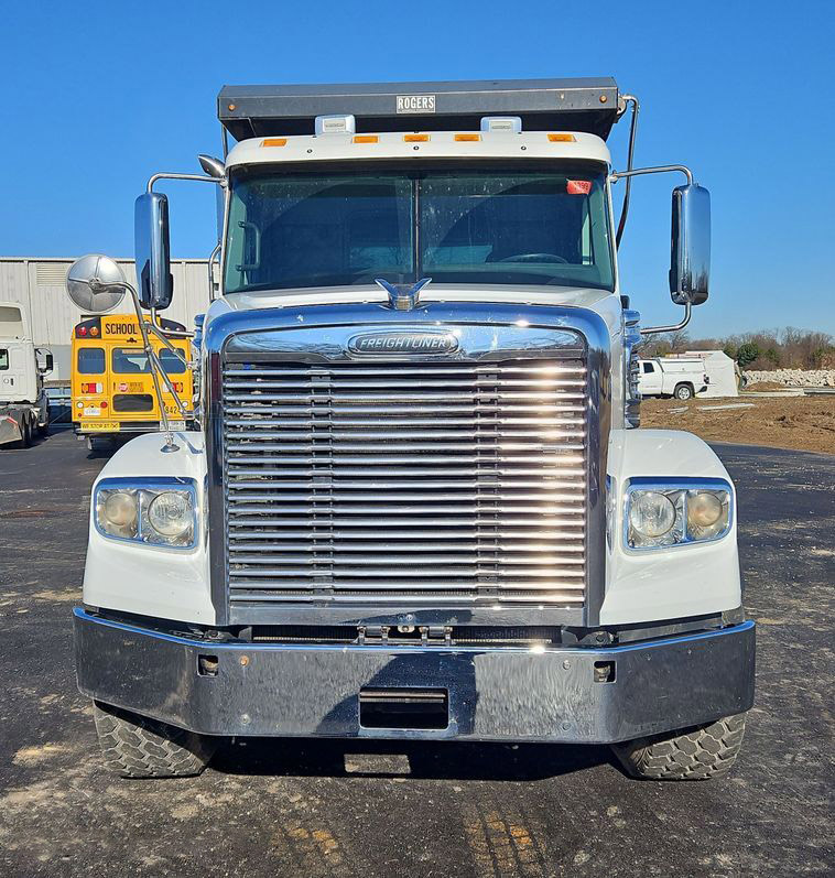 Freightliner Coronado 122SD